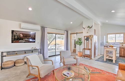 Joshua Tree Haus | Modern Joshua Tree Bungalow with Fire Pit & BBQ!