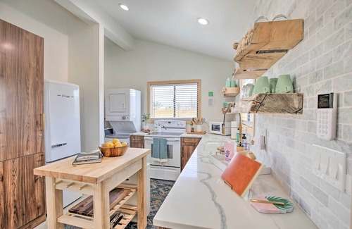 Joshua Tree Haus | Modern Joshua Tree Bungalow with Fire Pit & BBQ!