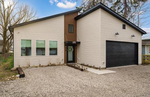 Buckeye Lake Haus | Modern Lake House 3 Blocks From The Lake!