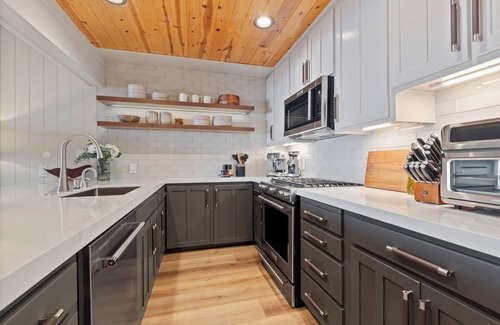 Brockway Eigentumswohnung | Modern, Lake View, Direct Access, Buoy Avail, EV Charger