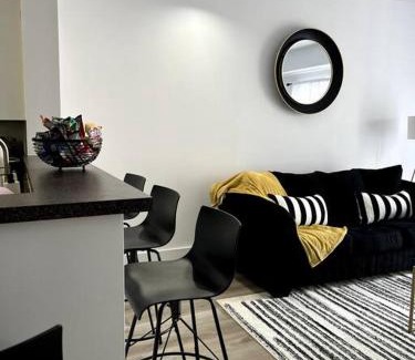 Downtown Wohnung | Modern Luxe 1BR Apt in Downtown Stamford