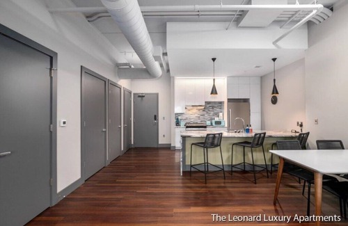 Nelson Wohnung | Modern Luxury, 1 bedroom in Downtown Muskegon- Leonard Luxury Apartments