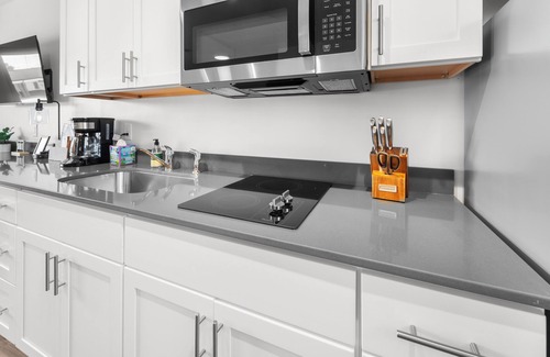 Cedar Falls Wohnung | Modern Micro-Studios in Cedar Falls - Falls Edge Studios