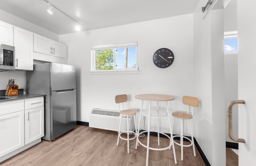 Cedar Falls Wohnung | Modern Micro-Studios in Cedar Falls - Falls Edge Studios