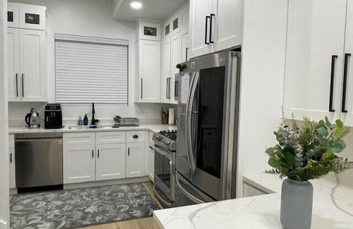 Wolf Creek Haus | Modern Mountain Escape | Cozy Retreat with Stunning Views