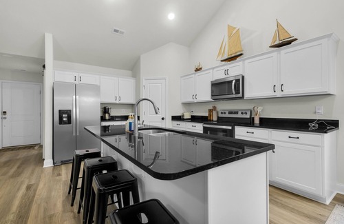 Oriental Haus | Modern Fishing Cottage with Boat Slip