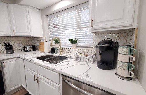 Fox Valley Haus | Modern Oasis in Glen Ellyn