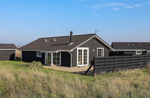 Lokken Haus | Modern Oasis in Scenic Lokken-By Traum