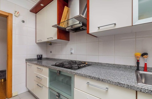 Parque das Nacoes Wohnung | Modern Oasis Stay in Lisbon