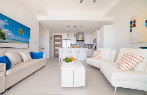Northwest Point Eigentumswohnung | Modern Oceanfront 1 Bdr Condo /w Pool + Diving