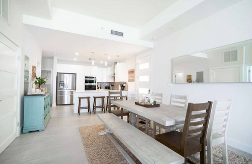 Northwest Point Eigentumswohnung | Modern Oceanfront 3 Bdr Condo /w Pool + Diving
