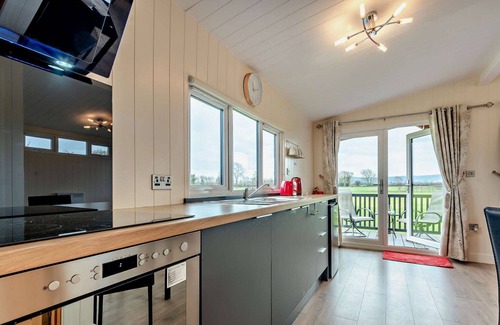 Bretforton Kabine | Modern one bedroom lodge with hot tub -Rosewood Lodge