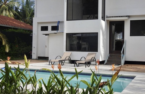 Parrita Villa | Exklusive Strand-Villa am Palo Seco Beach mit eigenem Pool.