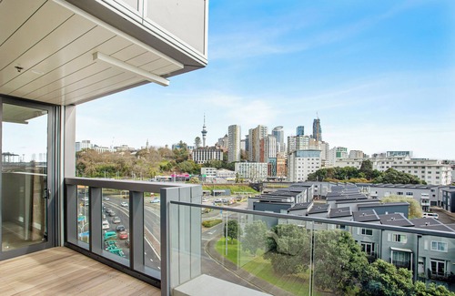 Parnell Wohnung | Modern Parnell Retreat | Large Balcony Views, Parking & Gym