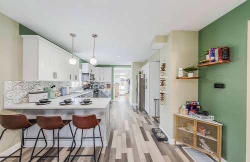 Ottawa Haus | Modern pet friendly house near Starved Rock! Fully fanced yard!