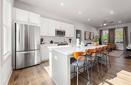 Chosewood Park Haus | Modern Retreat near Midtown/Downtown Walk to Beltline + Zoo Atlanta