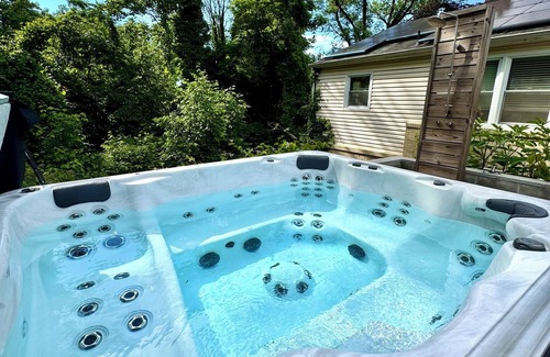 Hillcrest Heights Haus | Modern Retreat with Hot Tub, EV Charger, Fitness Room- 15 Mins to DC