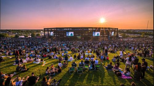 Orland Hills Haus | Modern Retreat with Private Pool & Yard, 10 mins to Tinley Ampitheatre home