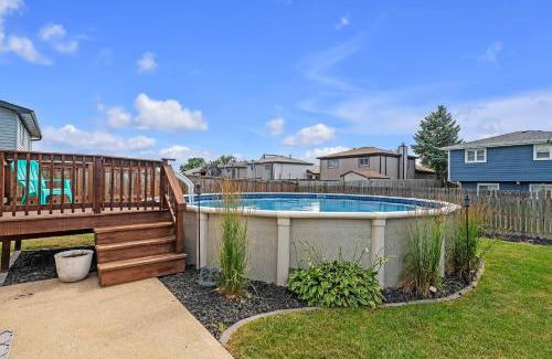 Orland Hills Haus | Modern Retreat with Private Pool & Yard, 10 mins to Tinley Ampitheatre home