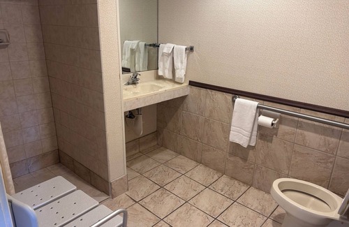 Bay City Hotel | Modern Rooms at Bay Valley Resort – Clean, Cozy, & Great Location - 3 Units