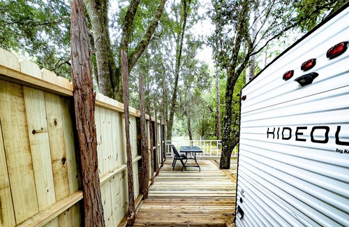 Waldo Haus | Modern RV With Hot Tub.