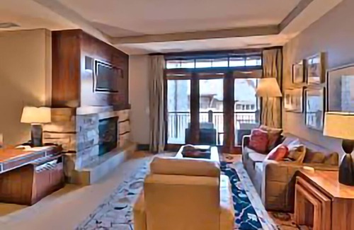 Truckee Villa | Modern Ski-in Mountainside Villa- One Village Place- Luxury