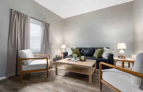 Muncie Haus | Modern space close to BSU/DWTN/Hospital