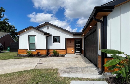 Kenner - Louis Armstrong International Airport Haus | Modern Spacious 4-bedroom house in charming Kenner with WiFi and AC