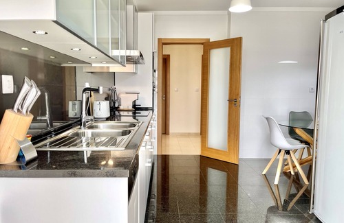 Olivais Wohnung | Modern & Spacious APT with River View