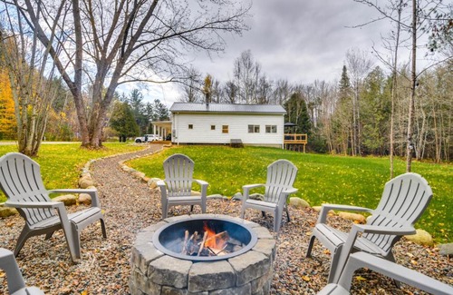 Stark Haus | Modern Stark Home with Game Room, Grill and Fire Pit