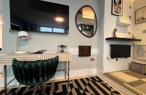 Totteridge Wohnung | Modern Studio Living, 300m from Totteridge & Whetstone Station