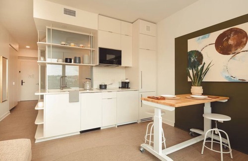 Old Fourth Ward Hotel | Modern Studio Steps from Ponce City Market | Atlanta BeltLine Adventures