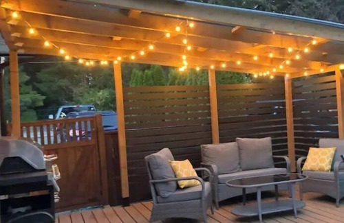 North Cowichan Wohnung | Modern studio with soft tub -Ratcliffe Guest Suite