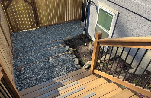 North Cowichan Wohnung | Modern studio with soft tub -Ratcliffe Guest Suite