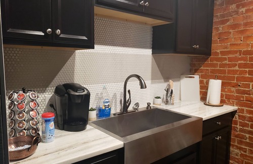 Corryville Wohnung | Modern Style and Comfort near UC