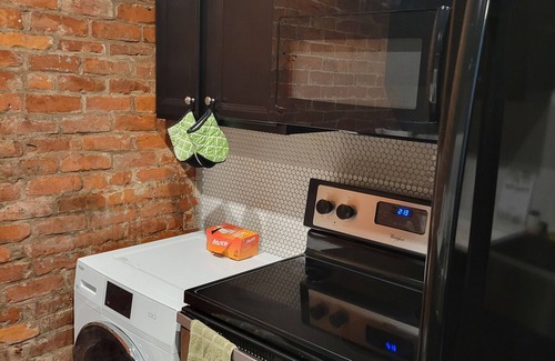 Corryville Wohnung | Modern Style and Comfort near UC