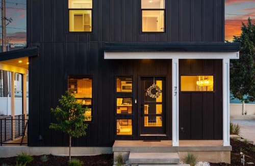 Sandy Haus | Modern Style Home Near Canyon RSL and expo