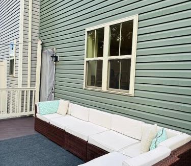 Fort Meade Haus | Modern Style Townhouse in Fort Meade - Baltimore