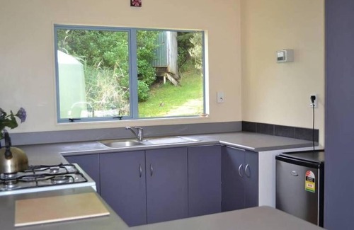 Tryphena Haus | Modernes Haus mit drei Schlafzimmern in Tryphena