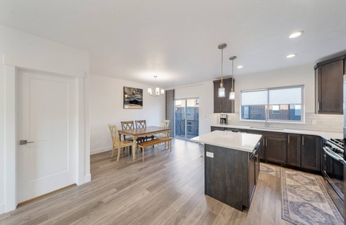 Millcreek Haus | Modern Townhome By Trax Station, Close to Ski & Downtown, EV Charger & Flex Room