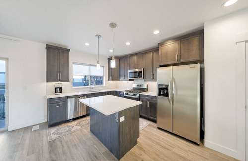 Millcreek Haus | Modern Townhome By Trax Station, Close to Ski & Downtown, EV Charger & Flex Room