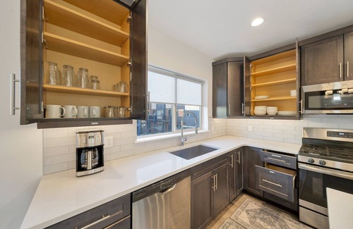 Millcreek Haus | Modern Townhome By Trax Station, Close to Ski & Downtown, EV Charger & Flex Room