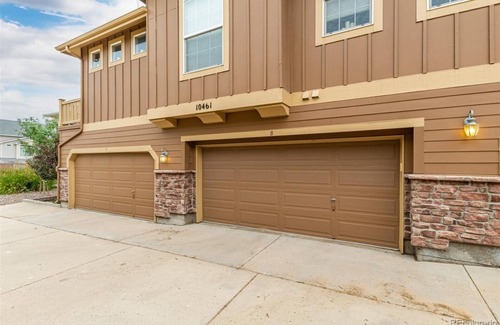 Commerce City Haus | Modern Townhome Close to Denver Airport