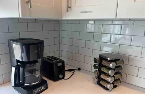 West Valley City Haus | Modern Townhouse w/ All Kings and Private Rooftop