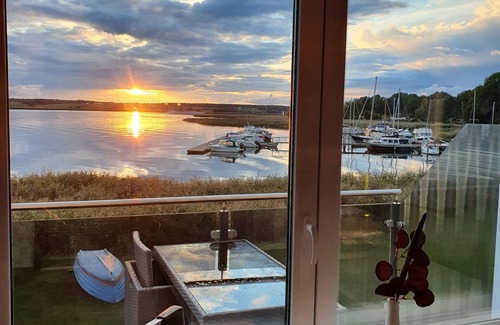 Ziemitz Eigentumswohnung | Moderne Ferienwohnung mit Balkon direkt an der Peene