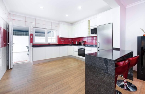 Albufeira Villa | Villa 200m zum Strand, ruhig, 400m zum Zentrum von Albufeira, mit Meerblick