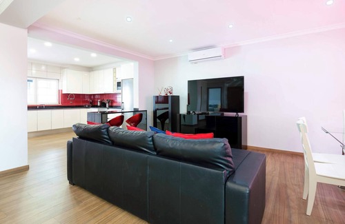 Albufeira Villa | Villa 200m zum Strand, ruhig, 400m zum Zentrum von Albufeira, mit Meerblick