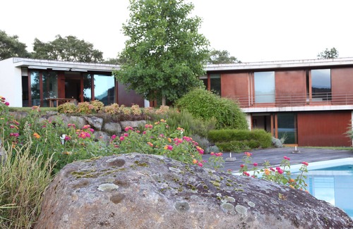 Lanhelas Hütte | Moderne Villa in ruhiger Umgebung mit großem Garten und Swimmingpool