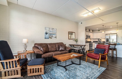 Manistee Eigentumswohnung | Modern Waterfront Condo at Edgewater