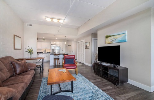 Manistee Eigentumswohnung | Modern Waterfront Condo at Edgewater